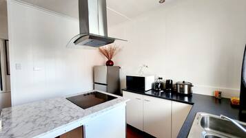 Two Bedroom Apartment with Laundry & Kitchen | Private kitchen