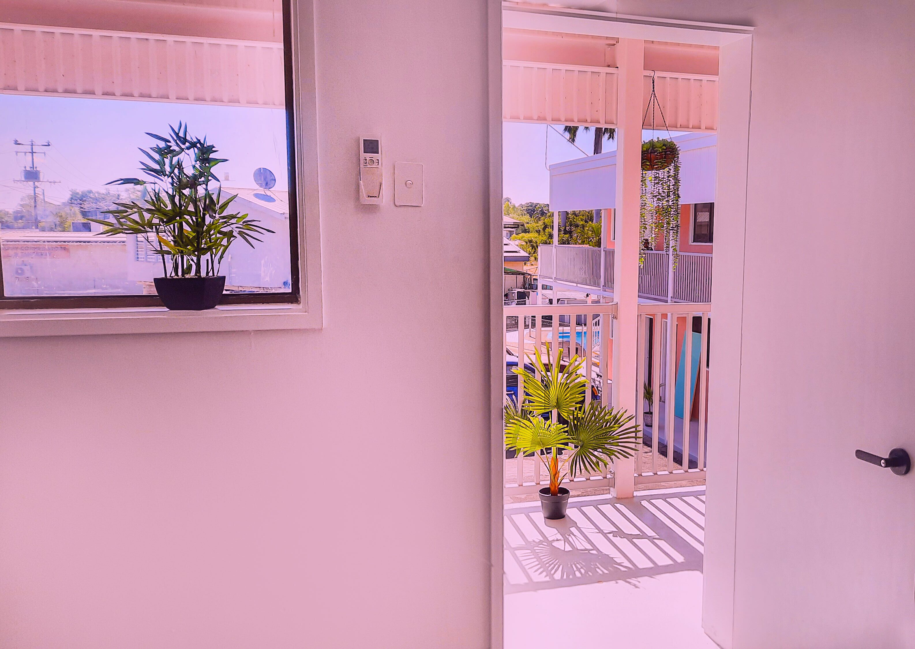 Standard King room | Individuelt innredet, skrivebord, blendingsgardiner og strykejern/-brett