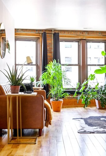 Short North/Downtown | Right On High St | Walk to Convention Ctr | Free Parking