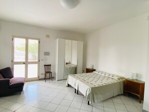 4 camere, ferro/asse da stiro, culla da viaggio, Wi-Fi gratuito