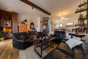 Appartement, plusieurs lits | Salle de séjour