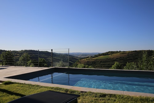 House with swimming pool and breathtaking view