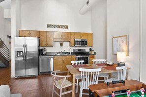 Dining - Historic Whiskey Row Lofts in Heart of Downtown (Louisville)