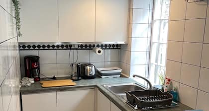 Peaceful spacious cottage close to mountain walks and beaches