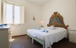 4 bedrooms, travel cot, free WiFi, bed sheets