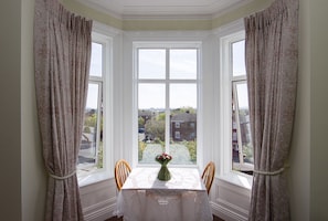View from property - Studio with a view over Dublin, walking distance to city & Dublin Zoo 10 min (Dublin)