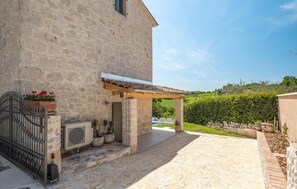 Exterior - Gorgeous home in Vizinada (Vizinada)