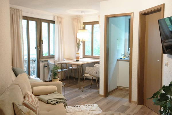 Wohnzimmer mit Essecke