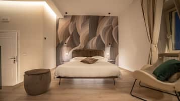 Deluxe Studio Suite | Premium bedding, down duvets, memory-foam beds, free minibar items