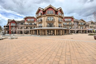 Central McCall Getaway: Walk to Payette Lake!