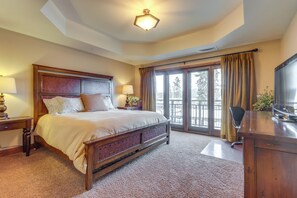3 bedrooms, desk, iron/ironing board, travel cot - Central McCall Getaway: Walk to Payette Lake! (McCall)