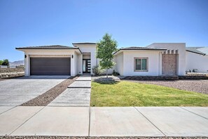 Exterior - Upper Valley El Paso Home w/ Hiking Access On-Site (El Paso)