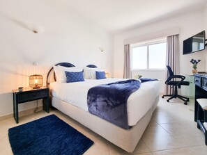 Iron/ironing board, bed sheets