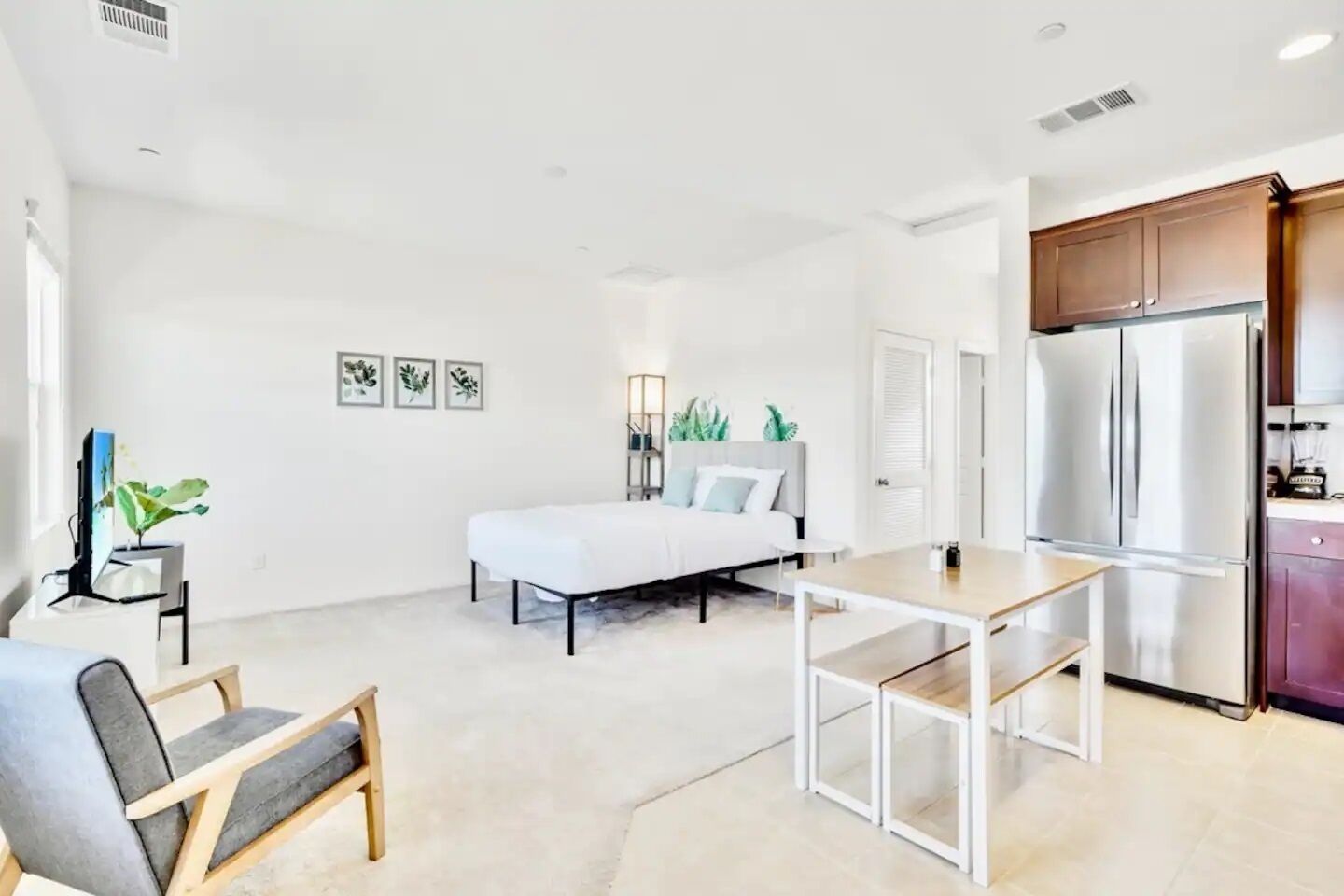 Coffres-forts dans les chambres, fer et planche à repasser, Wi-Fi