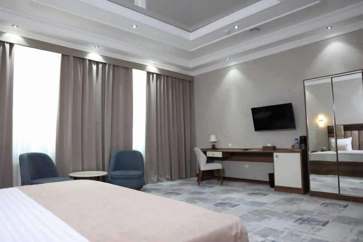 1 bedroom, premium bedding, down duvets, Tempur-Pedic beds