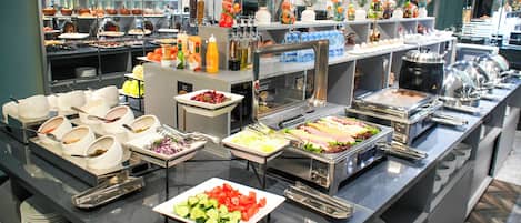 每日付費供應吃到飽早餐