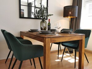 Dining - Fynbos Family-apartment in der Altstadt, Parkplatz, Netflix (Meißen)