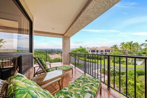 Terrace/patio - Updated 1-Bed 1.5-Bath Mountain Views Near Beach (Waikoloa)