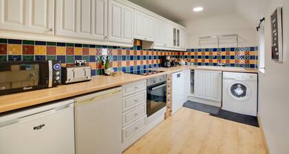 Chestnut Barn Runham 1880's Barn Conversion