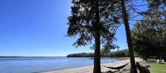 The Getaway- A Cozy Lakeside Cabin