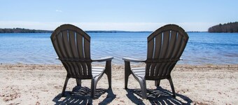 The Getaway- A Cozy Lakeside Cabin