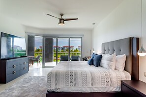 2 Schlafzimmer, Schreibtisch, Bügeleisen/Bügelbrett, Reisekinderbett
