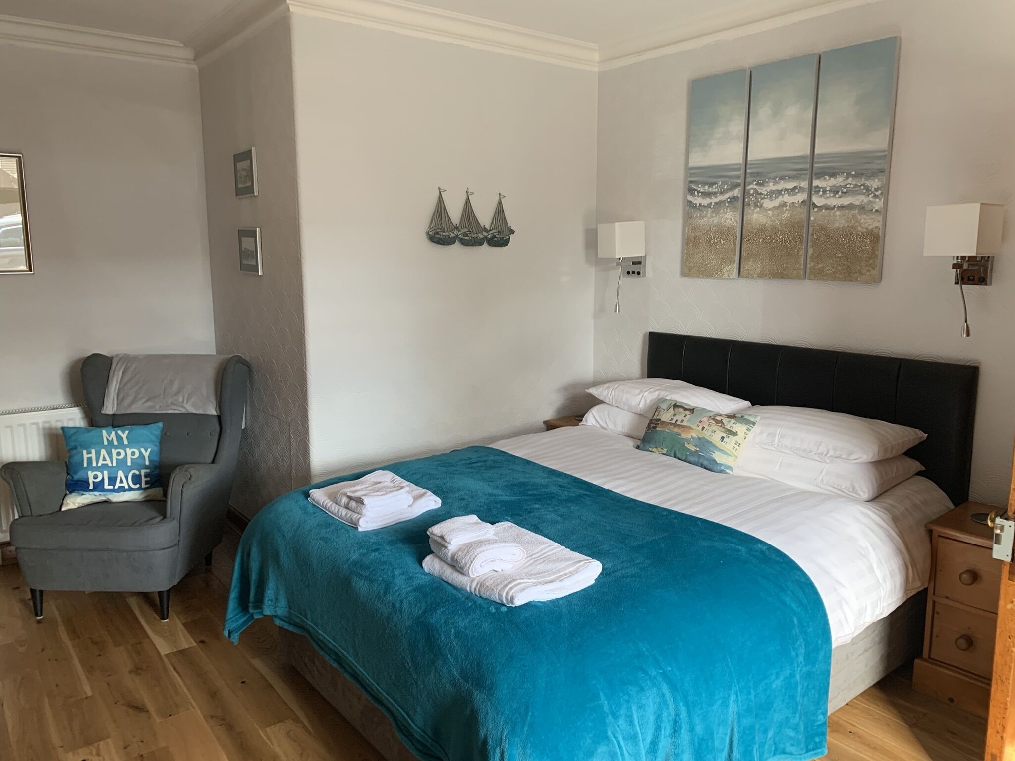 3 chambres, fer et planche à repasser, lit parapluie, Wi-Fi gratuit