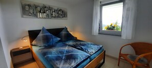1 bedroom, free WiFi, bed sheets