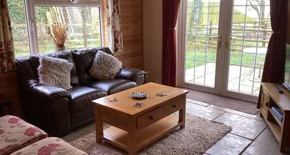 1 Bed Lodge-sleeps 4-pet Friendly-free Parking