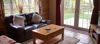 1 Bed Lodge-sleeps 4-pet Friendly-free Parking