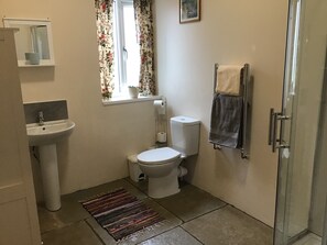 Cottage | Bathroom