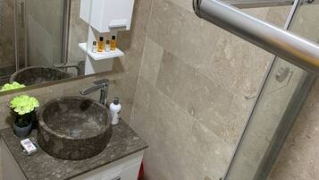 Apartment | Bathroom | Shower, towels