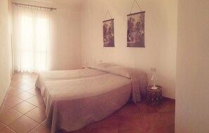 3 habitaciones, tabla de planchar con plancha y wifi gratis 