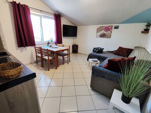 Fernseher, Bücher, Drucker