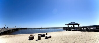 The Blue Crab Beach House - Free beach passes 
