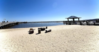 The Blue Crab Beach House - Free beach passes