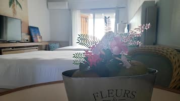 Habitación Deluxe doble | Ropa de cama de alta calidad y colchones con acolchado adicional