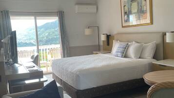 Premium bedding, pillowtop beds, in-room safe, individually decorated