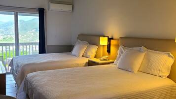 Deluxe Double Room | Peralatan tempat tidur premium, tilam berlapik, peti besi dalam bilik