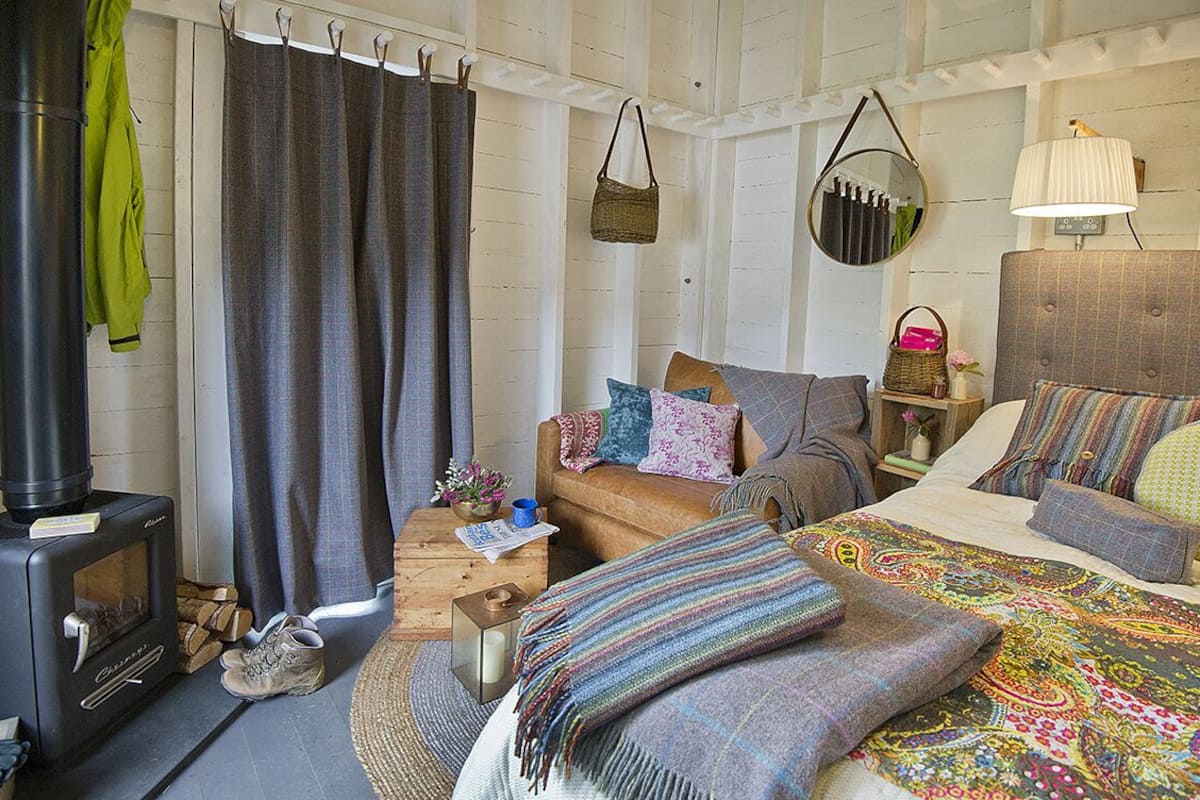 1 habitación y ropa de cama