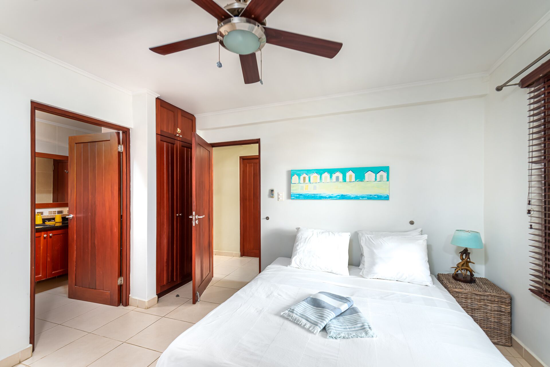 2 bedrooms, iron/ironing board, travel cot, free WiFi