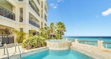 Oceanfront 2 bedroom beach apartment Bellevue 8 , sandy beach , private pools