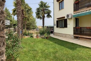 Exterior - Apartment Funtana garden wiew FREE BIKES (FUNTANA/FONTANE)