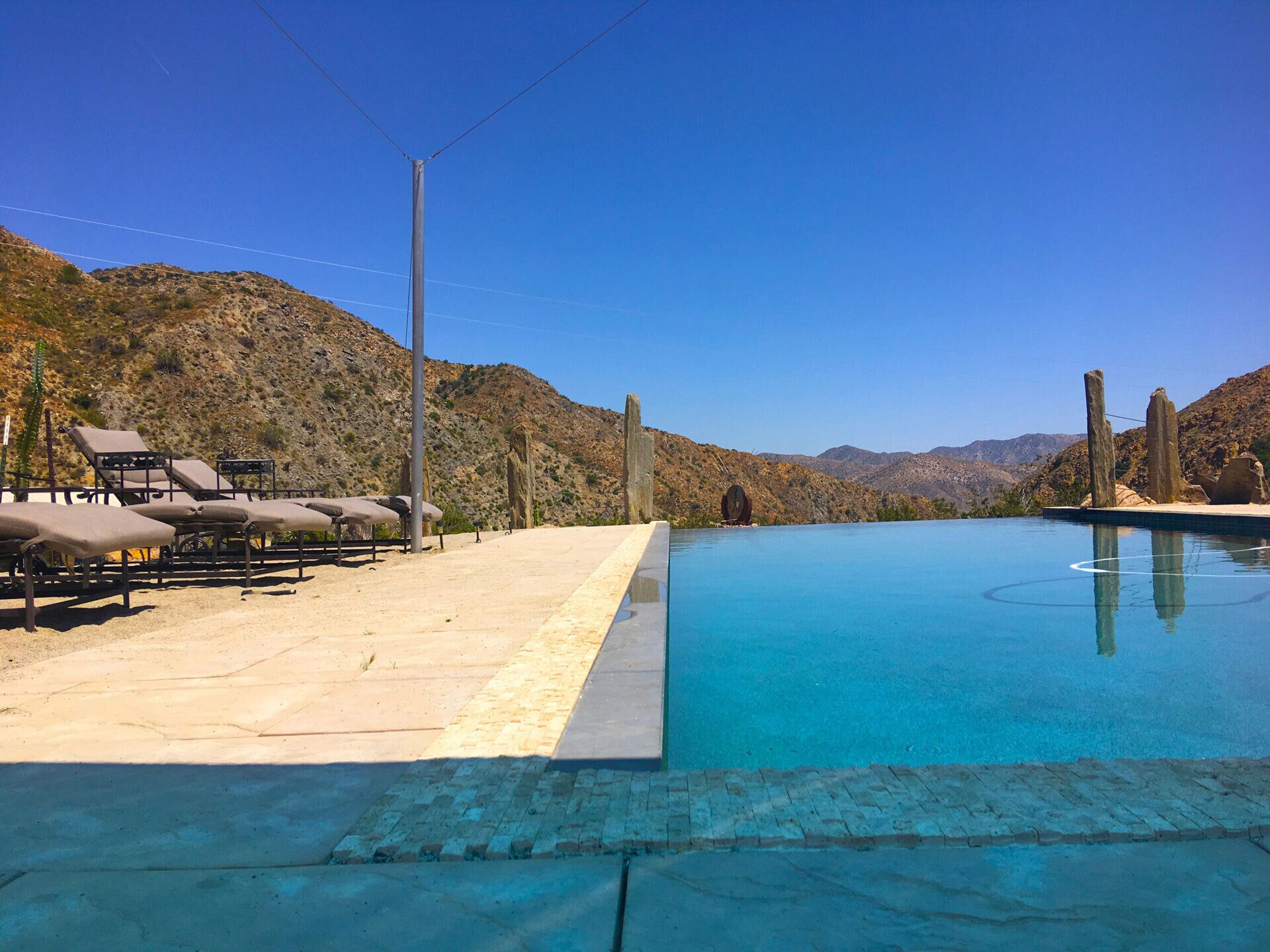 Zeus Cottage: A Poolside Paradise at 25 acres gated and private Hidden Passage
