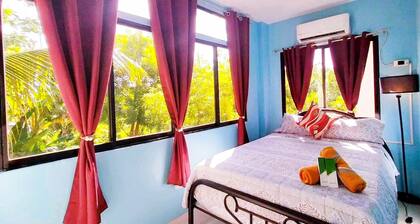 Family Friendly Entire House🌿4 mins to Beach 🏖️