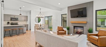 Modern 4 Bed/3.5 Bath Farmhouse Steps to Downtown CF!