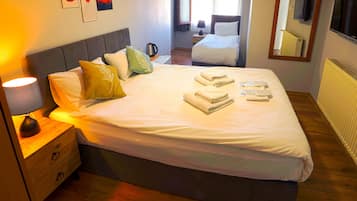 Decoración personalizada, muebles diferentes y escritorio