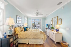 4 makuuhuonetta, ilmainen Wi-Fi, vuodevaatteet