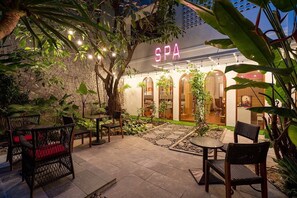 Courtyard - Danapearl Riverside Condotel (Da Nang)