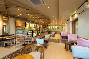 Restaurant - Danapearl Riverside Condotel (Da Nang)
